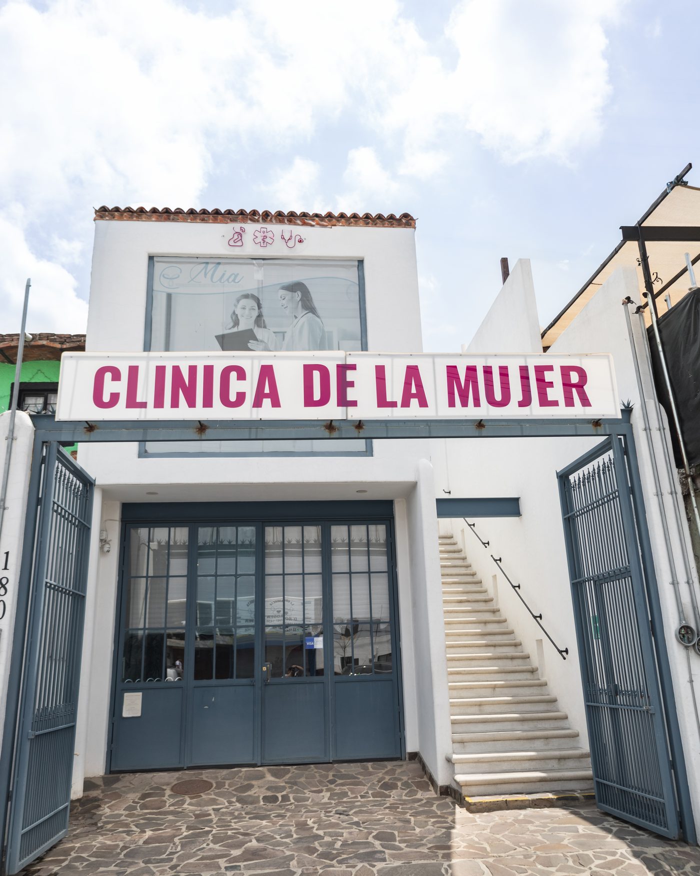 Fachada de Mia Clinicas de la Mujer en Tonala