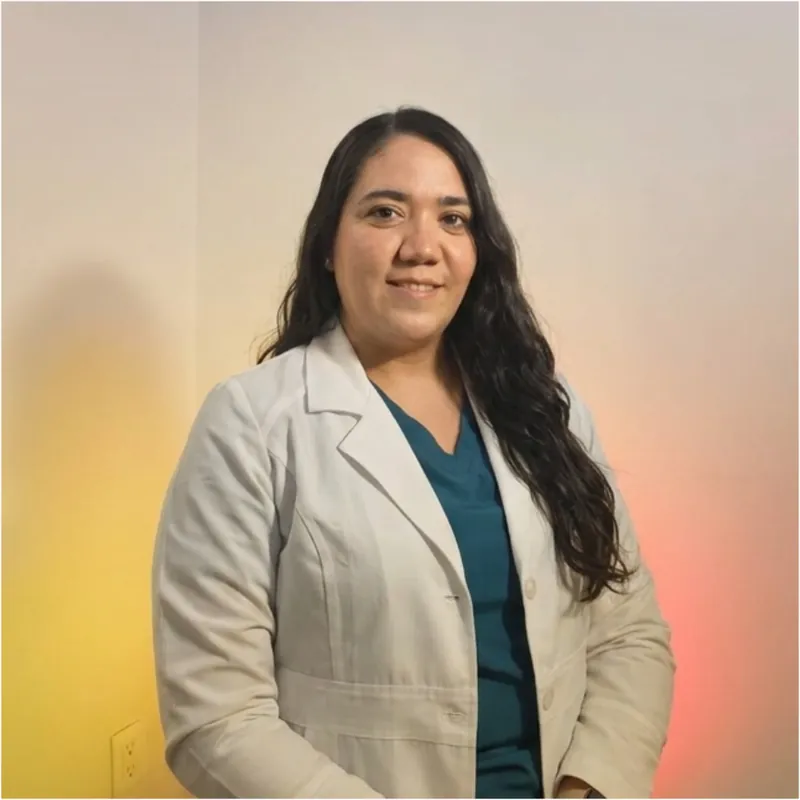 Dra. Alejandra Macias